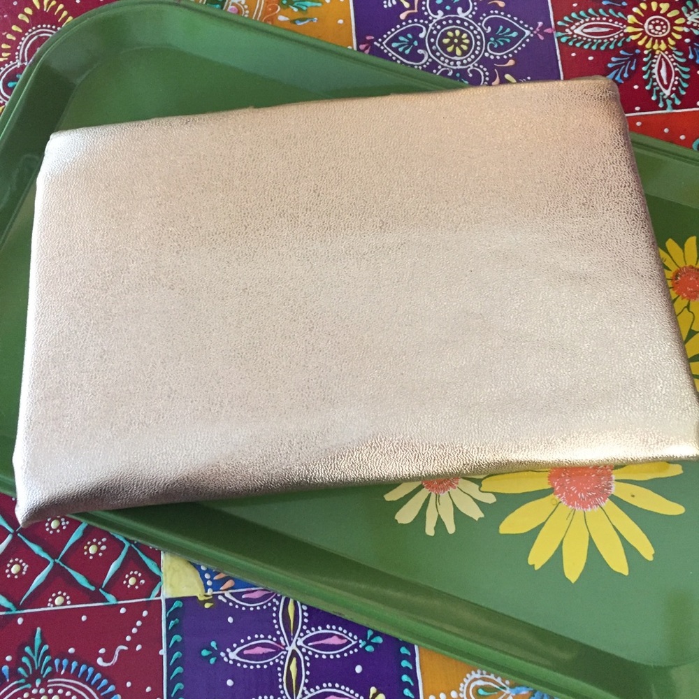 Avon Gold Clutch - Picture 2 of 8